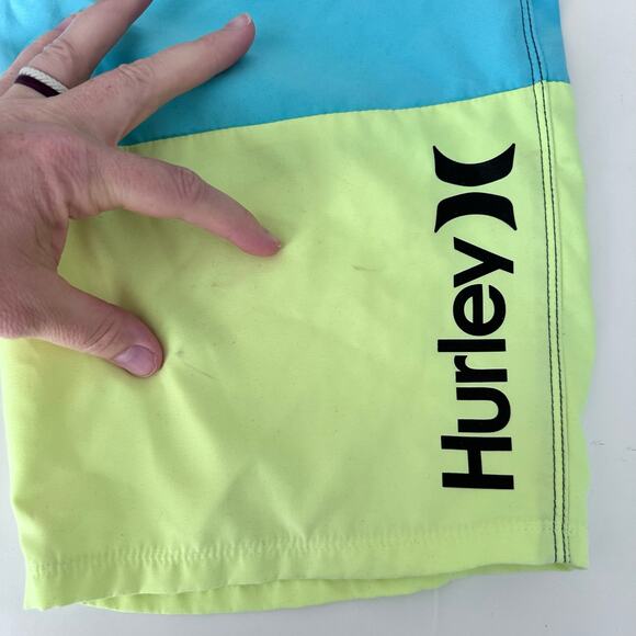 Hurley swim shorts - Picture 2 of 6